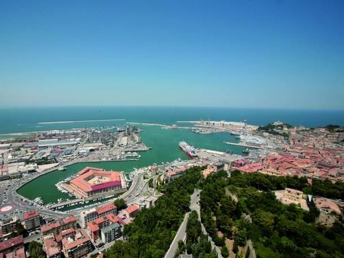 porto di ancona foto